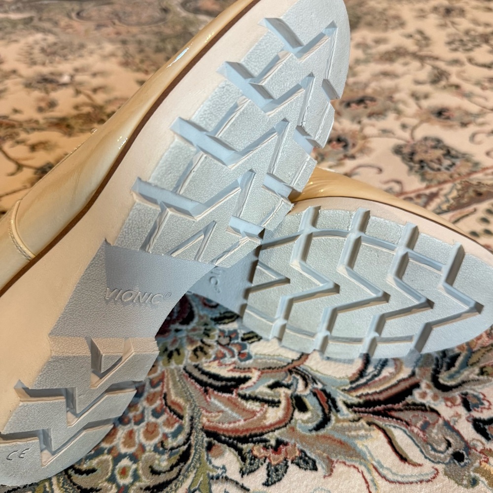 Vionic Cream Platform Shoes - image 5